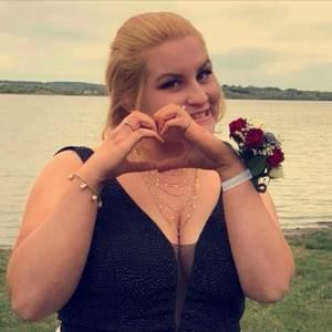 Meet your Posher, Caitlin